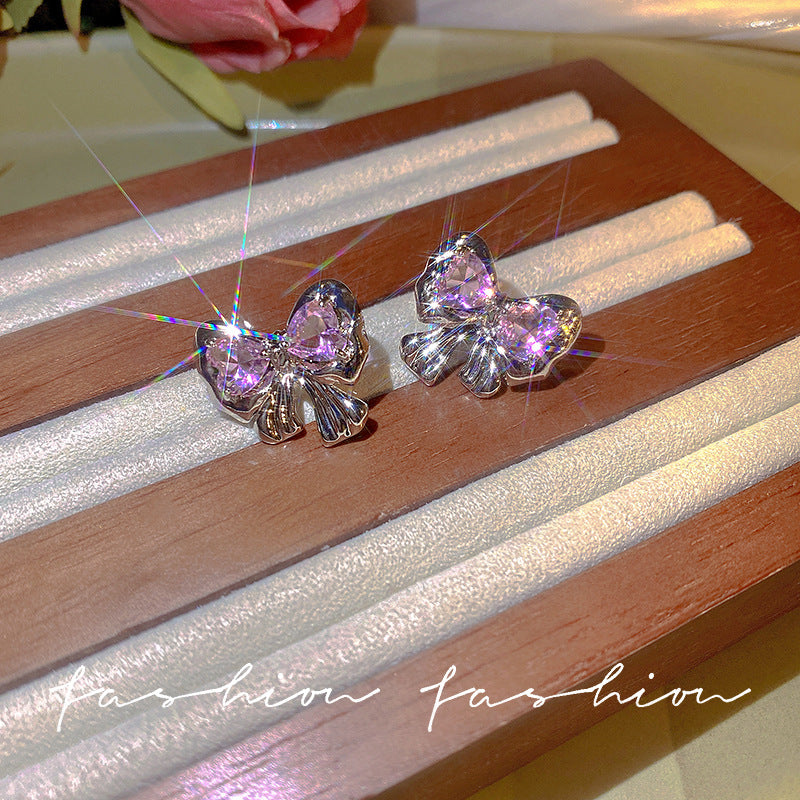 Silver Needle Heart-shaped Zircon Stud Earrings