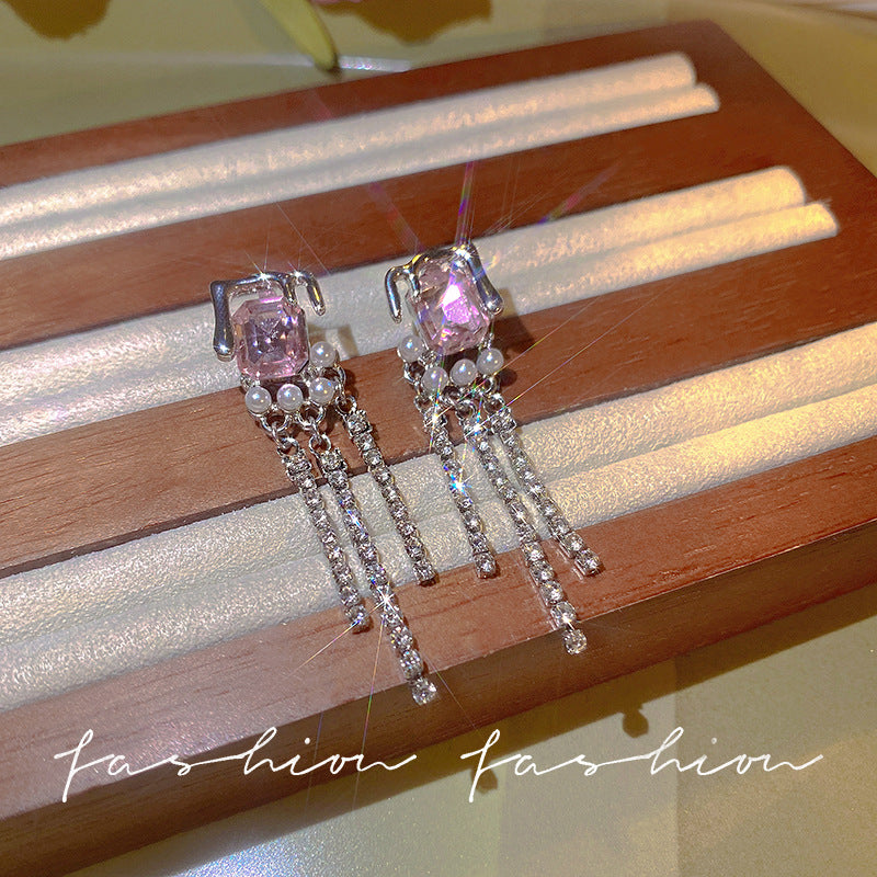 Silver Needle Heart-shaped Zircon Stud Earrings