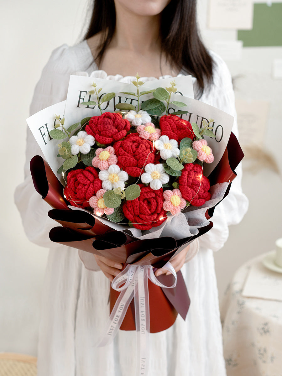 Red Hand-woven Wool Bouquet Mixed Artificial Flower Exquisite FINISHED PRODUCT