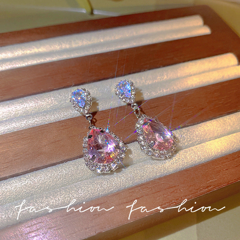 Silver Needle Heart-shaped Zircon Stud Earrings