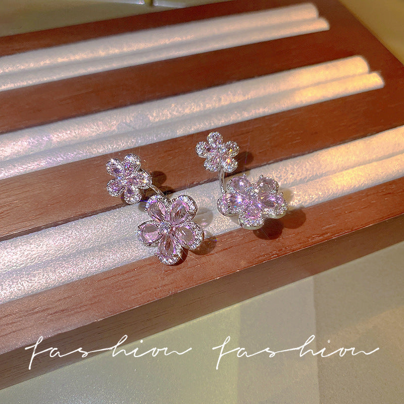 Silver Needle Heart-shaped Zircon Stud Earrings