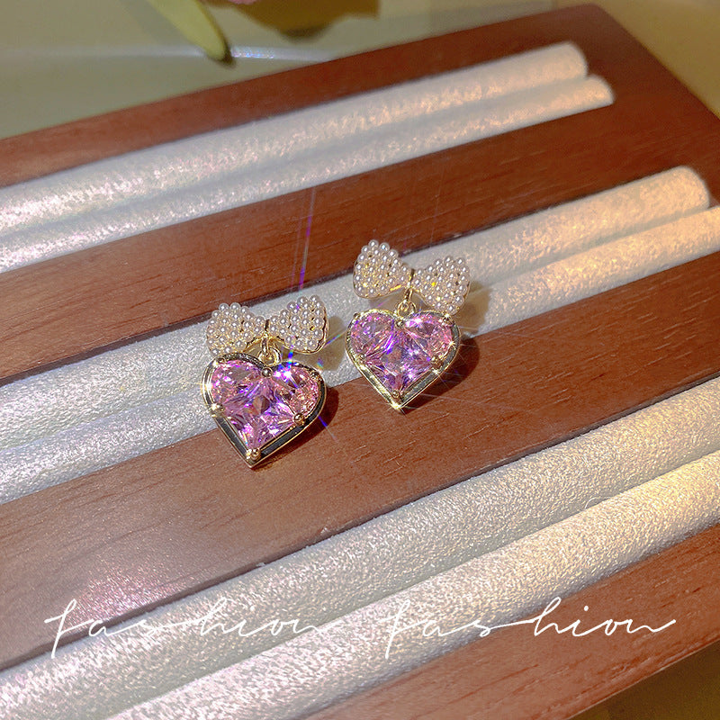 Silver Needle Heart-shaped Zircon Stud Earrings