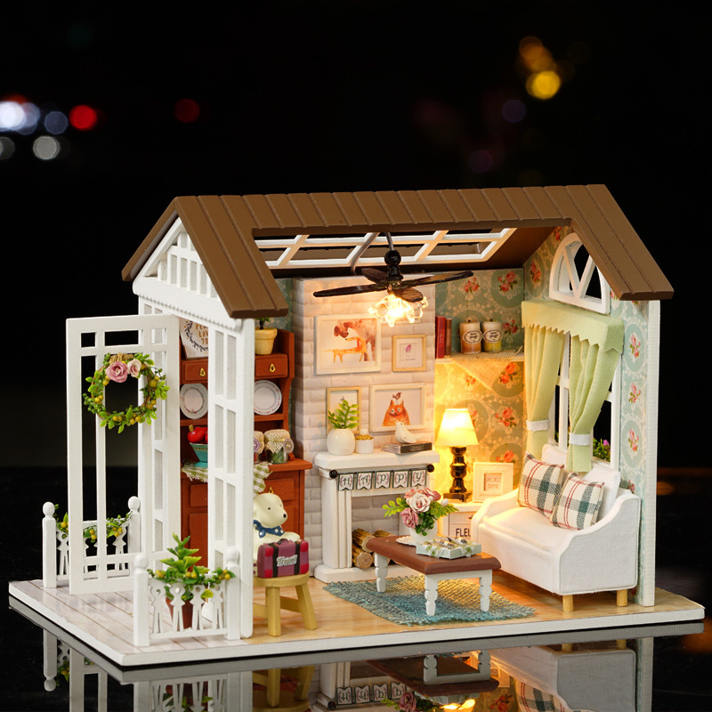 wooden dollhouse (a wide range of options)